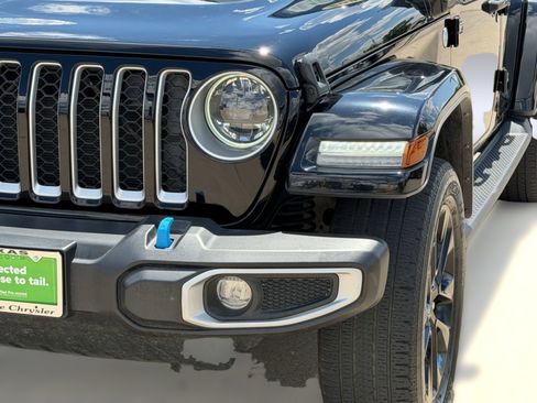 Used 2023 Jeep Wrangler Unlimited Sahara AWD/4WD image 11