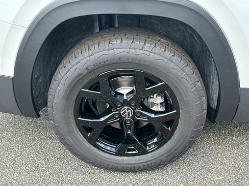 New 2026 Volkswagen Atlas Peak Edition AWD/4WD image 17