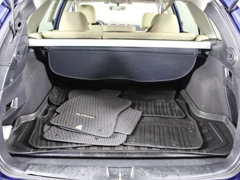 Used 2017 Subaru Outback 2.5i Premium image 16