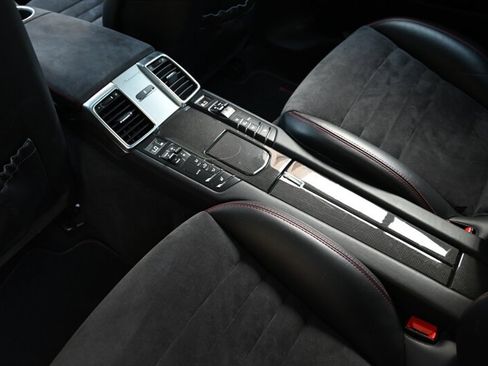 Used 2015 Porsche Panamera GTS AWD/4WD image 33
