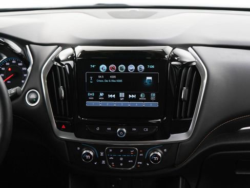 Used 2018 Chevrolet Traverse Premier AWD/4WD image 16