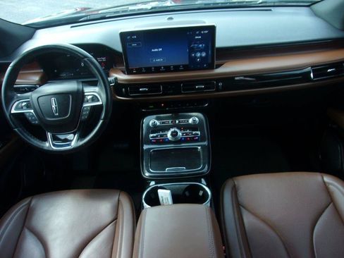 Used 2023 Lincoln Nautilus Reserve w/ Equipment Group 201A FWD image 12
