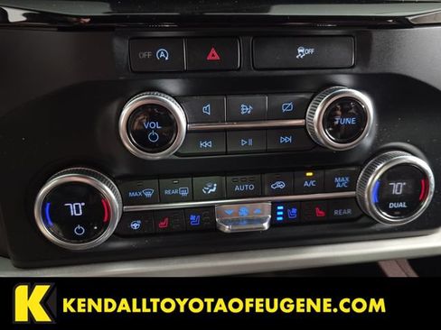 Used 2024 Ford Expedition Limited AWD/4WD image 16