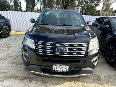 Used 2016 Ford Explorer XLT w/ Equipment Group 202A image 2