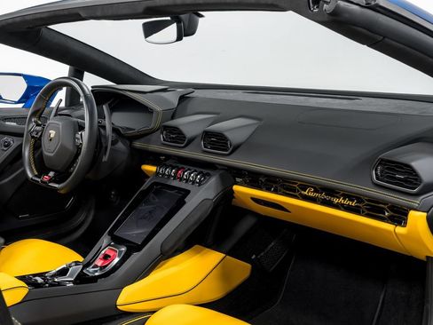 Used 2023 Lamborghini Huracan EVO AWD/4WD image 31