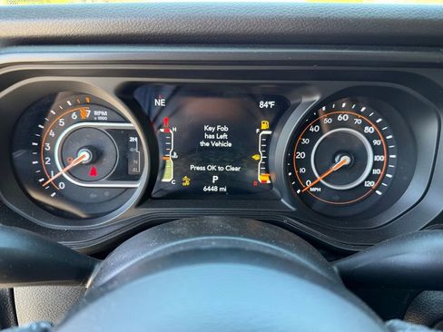 Used 2025 Jeep Gladiator Sport AWD/4WD image 17