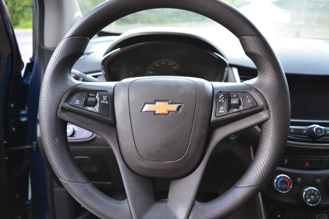 Used 2020 Chevrolet Trax LT FWD image 21