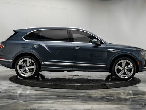 Used 2023 Bentley Bentayga Extended Wheelbase AWD/4WD image 19