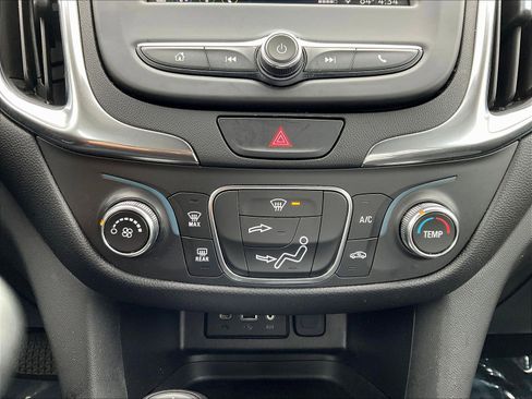 Used 2019 Chevrolet Equinox LT FWD image 15