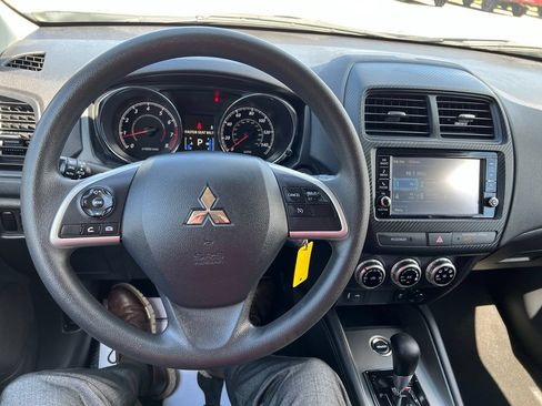 Used 2025 Mitsubishi Outlander Sport ES AWD/4WD image 29