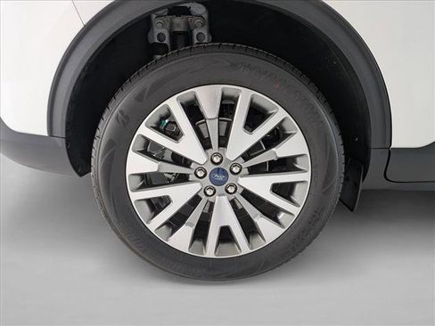 Used 2022 Ford Escape Titanium w/ Class II Trailer Tow Package image 23