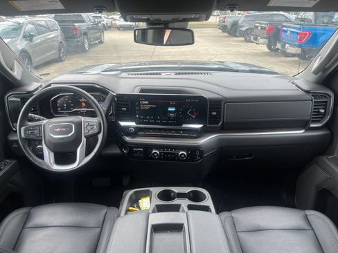 Used 2025 GMC Sierra 1500 SLT RWD image 9