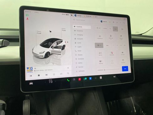 Used 2023 Tesla Model 3 Standard Range image 18