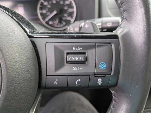 Used 2023 Nissan Rogue SV w/ SV Premium Package image 19