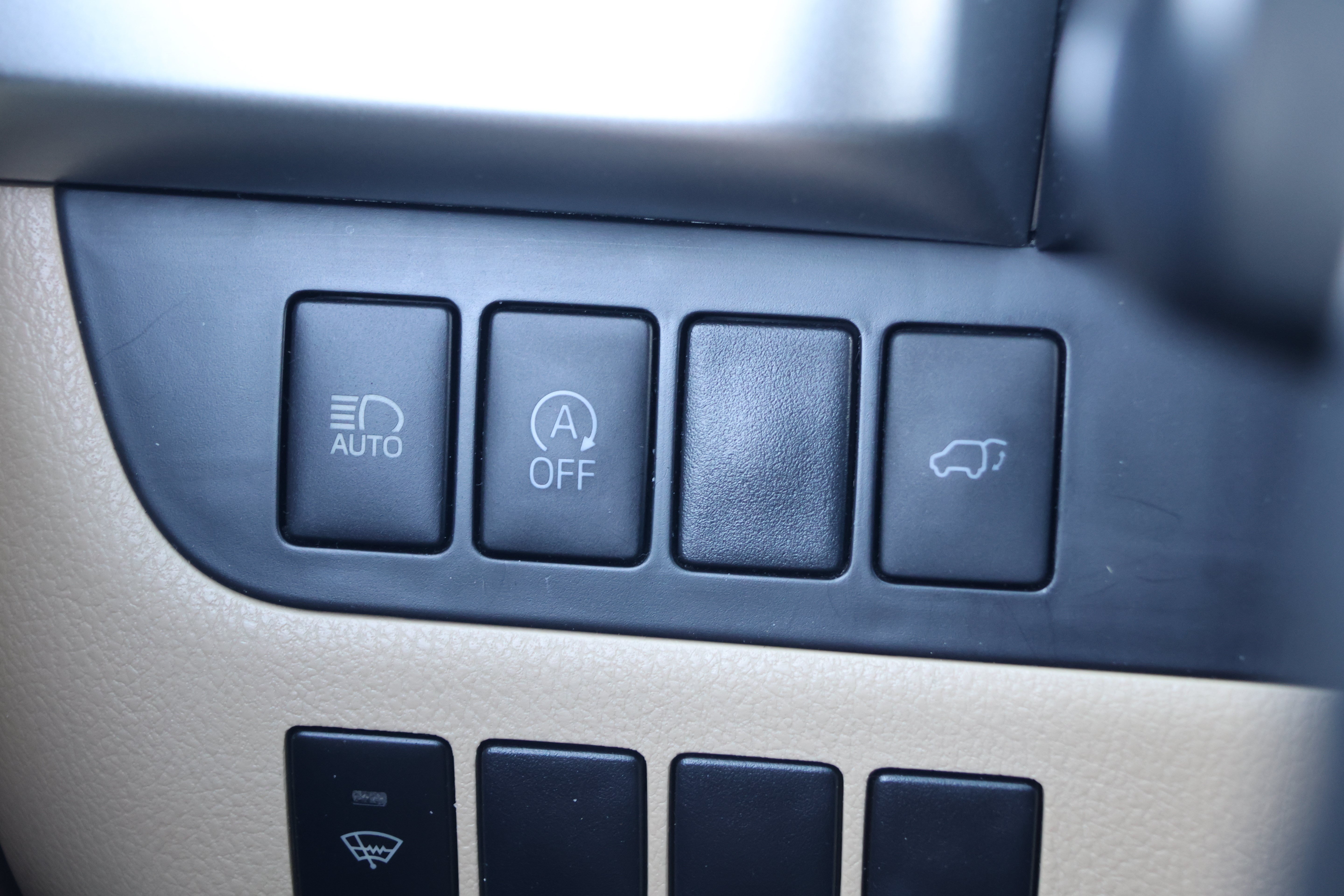 Used 2017 Toyota Highlander XLE AWD/4WD image 14