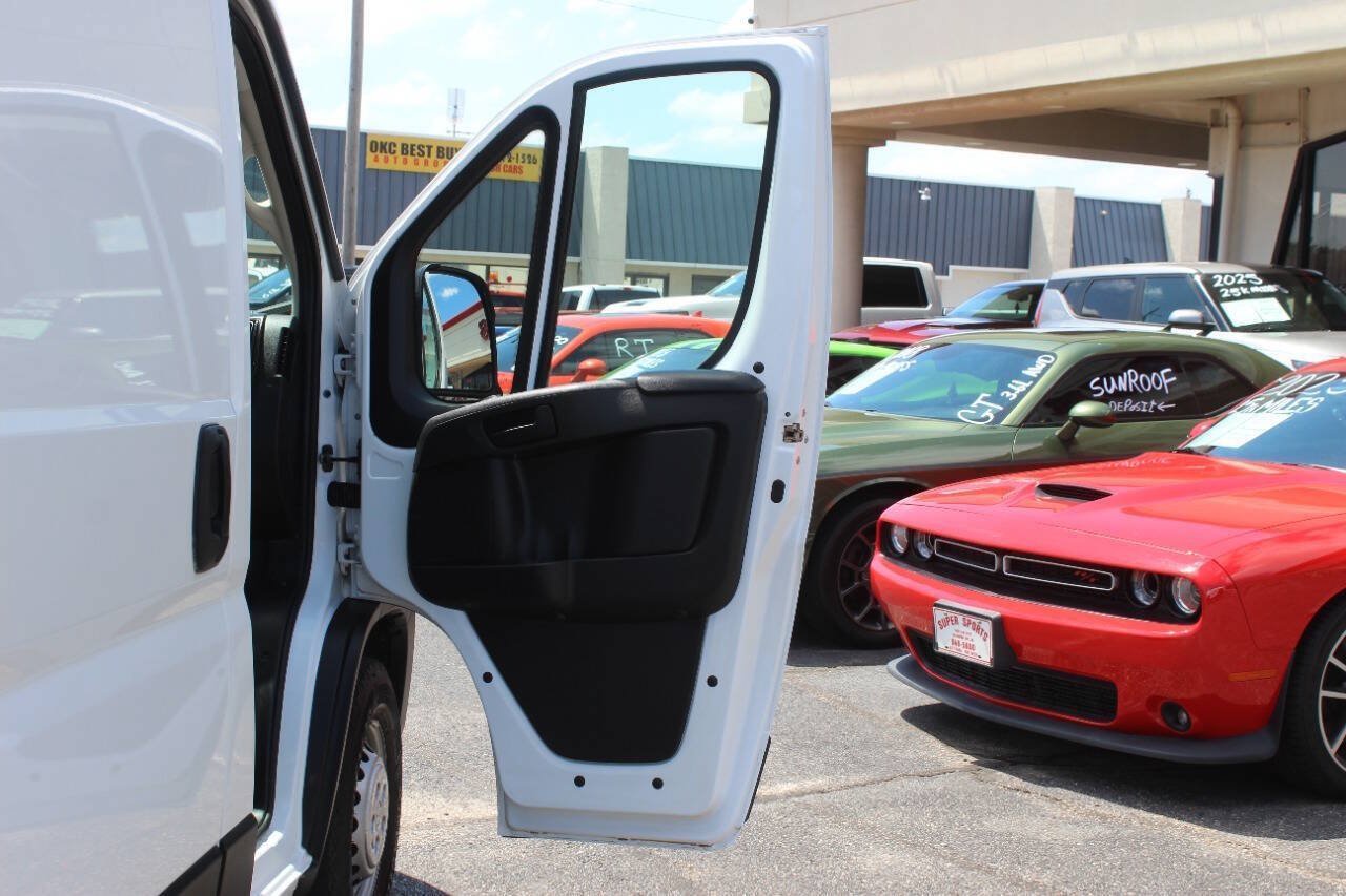 Used 2025 RAM ProMaster 2500 w/ Convenience Group FWD image 9