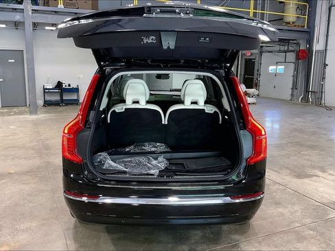 Used 2024 Volvo XC90 B6 Plus w/ Protection Package Premier AWD/4WD image 36
