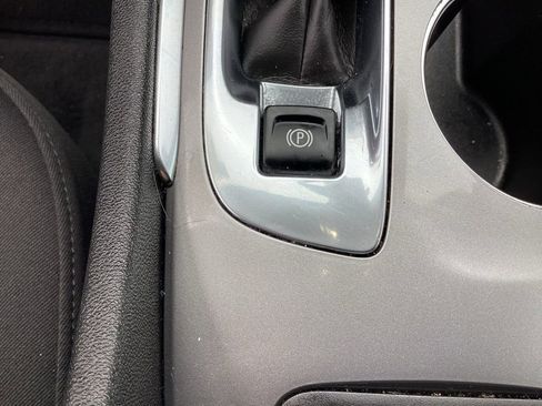 Used 2024 Chevrolet Malibu LT image 37