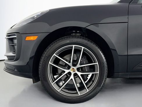 Used 2025 Porsche Macan AWD/4WD image 9