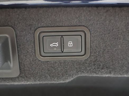 New 2026 Audi A8 L 3.0T image 15