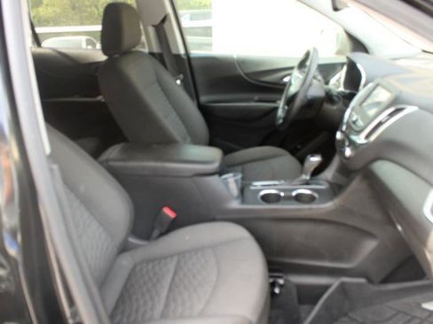 Used 2020 Chevrolet Equinox LT w/ Driver Convenience Package FWD image 9