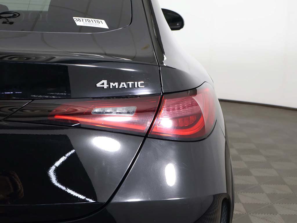 Used 2025 Mercedes-Benz GLC 300 4MATIC image 17