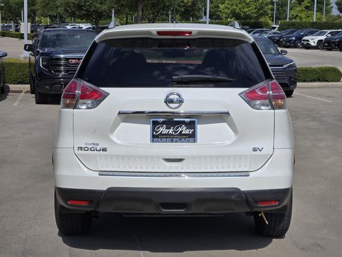 Used 2015 Nissan Rogue SV FWD image 4