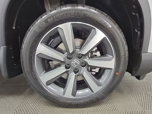 New 2025 Honda Pilot Touring image 50