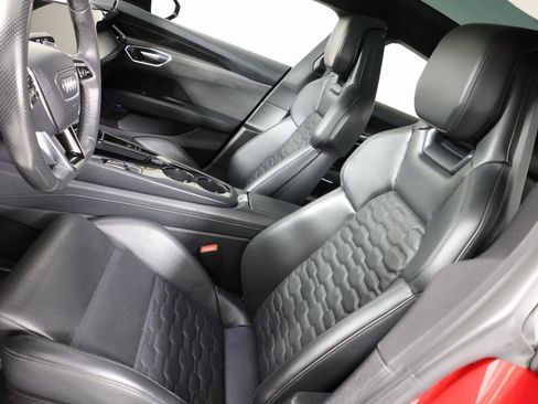 Used 2022 Audi e-tron GT Prestige image 10