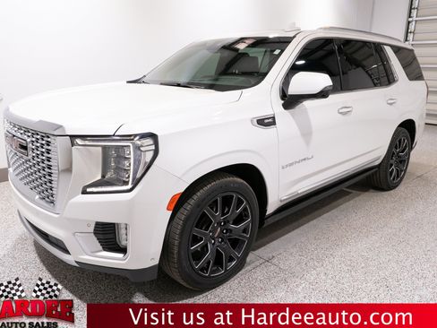 Used 2024 GMC Yukon Denali w/ Advanced Technology Package AWD/4WD image 2