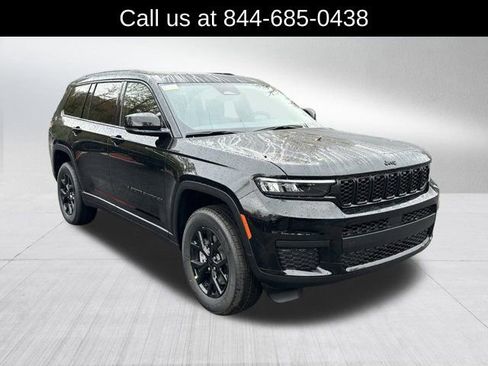 New 2025 Jeep Grand Cherokee L Altitude image 3