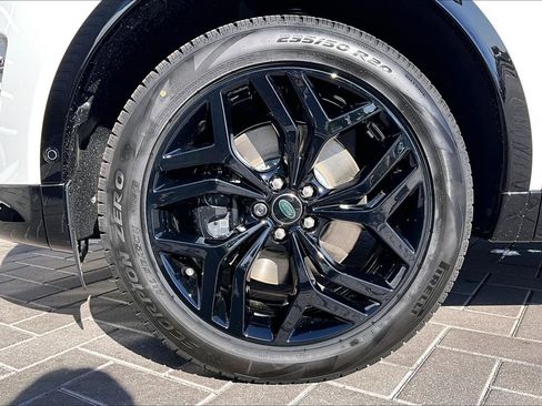 New 2026 Land Rover Discovery Sport Landmark AWD/4WD image 13