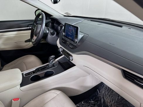 Used 2019 Nissan Altima 2.5 SV FWD image 37