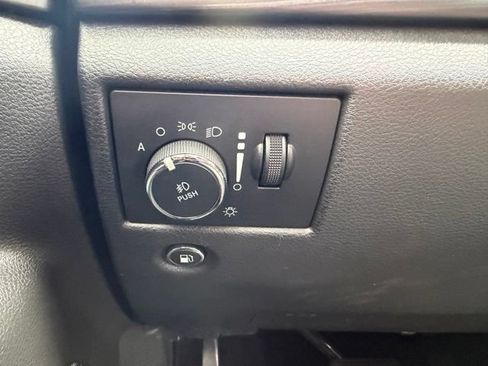 Used 2020 Jeep Grand Cherokee Laredo AWD/4WD image 23