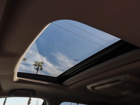 Used 2017 Honda Pilot Touring image 36