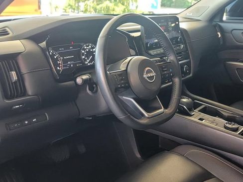 Used 2023 Nissan Pathfinder SL w/ SL Premium Package AWD/4WD image 8