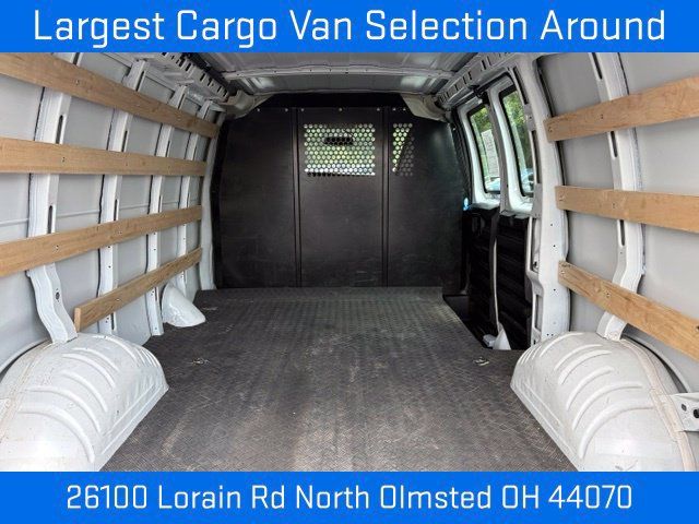 Used 2025 Chevrolet Express 2500 w/ Driver Convenience Package RWD image 9