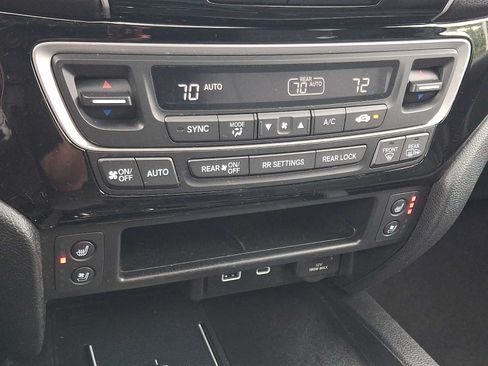 Certified 2025 Honda Passport Black Edition image 16