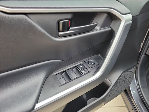 Certified 2023 Toyota RAV4 LE FWD image 11