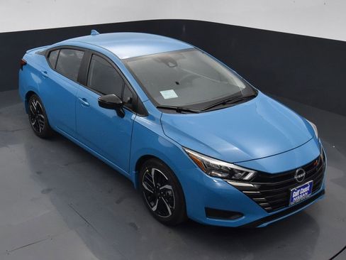 Certified 2025 Nissan Versa SR w/ Trunk Package image 30