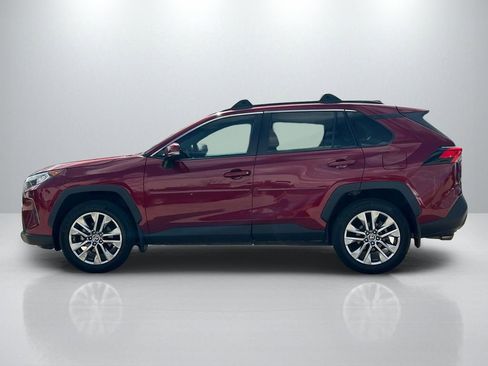 Used 2021 Toyota RAV4 XLE Premium image 8
