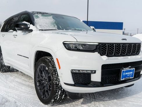 Used 2024 Jeep Grand Cherokee L Summit w/ High Altitude Package image 4