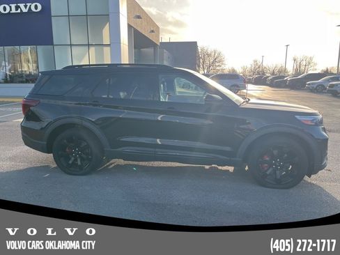 Used 2020 Ford Explorer ST w/ ST Street Pack image 4
