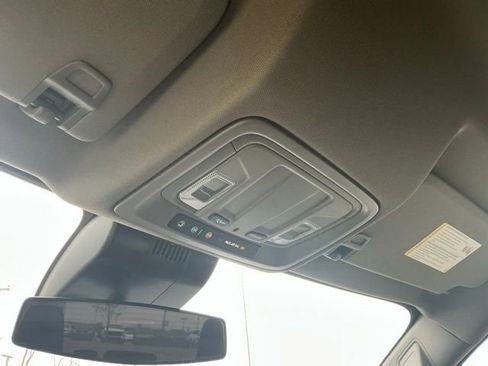 Used 2024 Chevrolet Silverado 1500 LT image 33