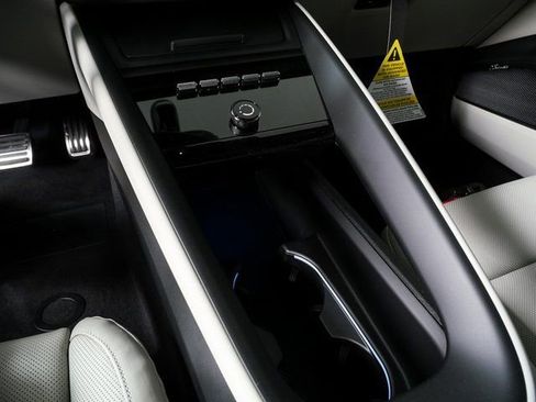 New 2026 Porsche Macan 4S Electric image 18