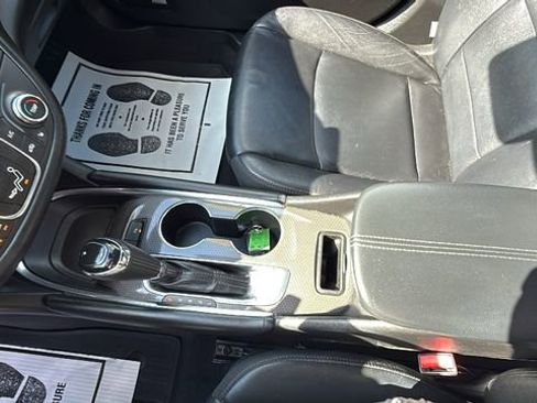 Used 2017 Chevrolet Malibu LT w/ Leather Package image 21