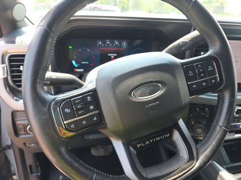 Used 2025 Ford F250 Platinum AWD/4WD image 3