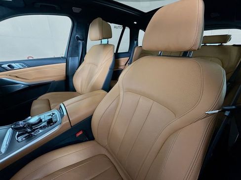 Used 2021 BMW X5 M50i w/ Executive Package image 22