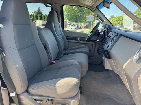 Used 2009 Ford F350 XLT image 6
