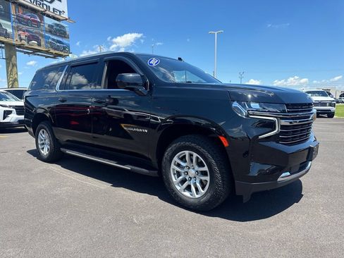 Used 2023 Chevrolet Suburban LT AWD/4WD image 10
